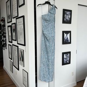 Ricki Freeman Teri Jon size 12 - Swirl Print Bow Shoulder Gown purchasedfor $860